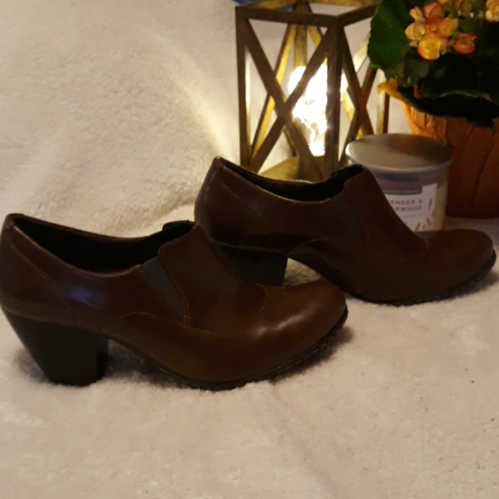 Jaclyn Smith Booties